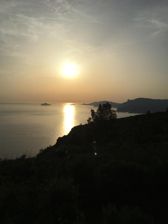 Studio Rocher Bleu Pres Des Plages - Soleil Levant La Ciotat Ngoại thất bức ảnh